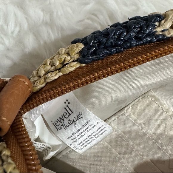Jewell by Thirty-One Woven Small Crossbody Bag - Picture 3 of 10
